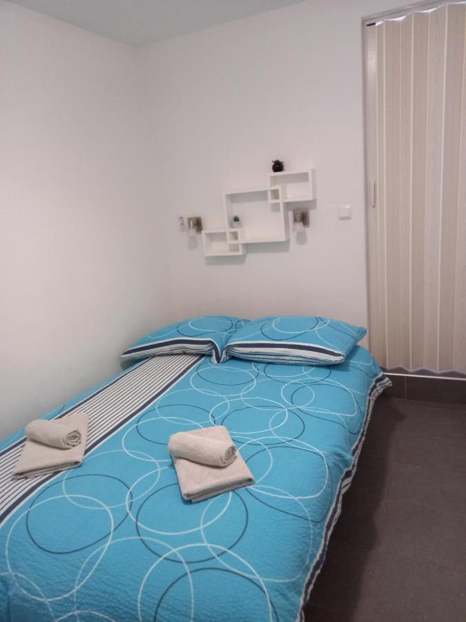 מאלי לוסיניי Apartments Vidulic מראה חיצוני תמונה