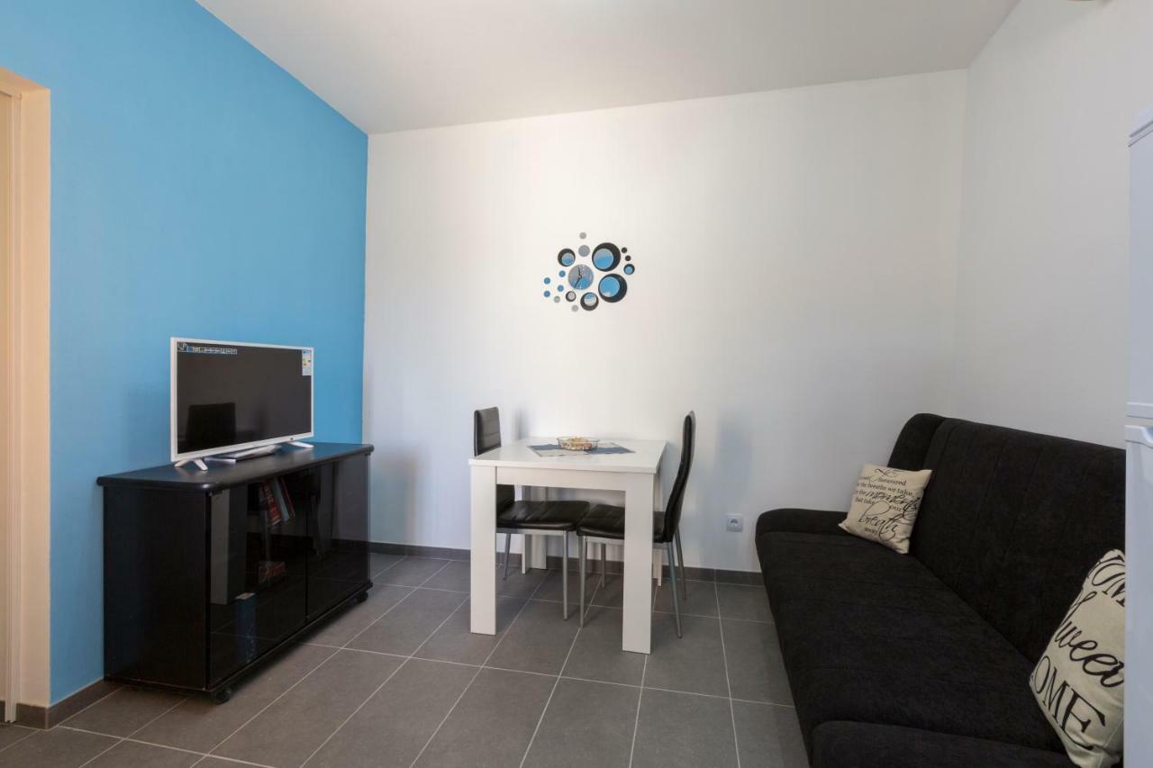 מאלי לוסיניי Apartments Vidulic מראה חיצוני תמונה