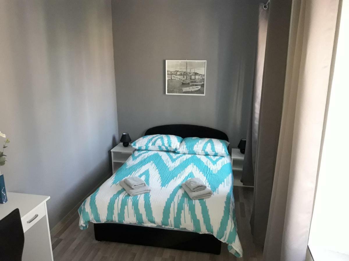 מאלי לוסיניי Apartments Vidulic מראה חיצוני תמונה