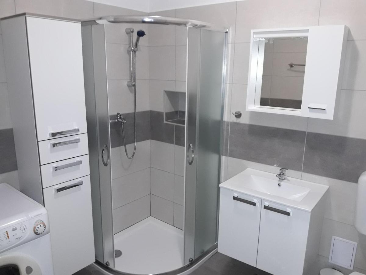 מאלי לוסיניי Apartments Vidulic מראה חיצוני תמונה
